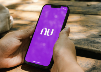 Nubank disponibiliza crédito de até R$ 4.000 para pessoas com nome sujo