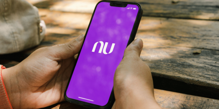 Nubank disponibiliza crédito de até R$ 4.000 para pessoas com nome sujo