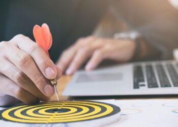 A estratégia AZIN11 proporciona um retorno de 215% do CDI; saiba mais sobre ela