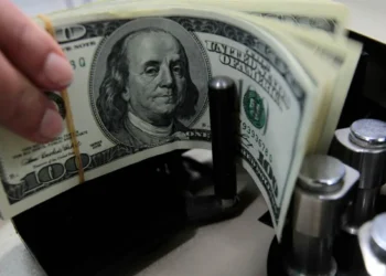 Após o dólar ultrapassar R$ 6,20, o Banco Central realizou um novo leilão à vista para vender US$ 2,015 bilhões