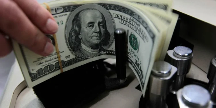 Após o dólar ultrapassar R$ 6,20, o Banco Central realizou um novo leilão à vista para vender US$ 2,015 bilhões