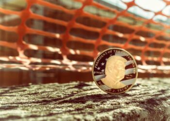 Informações em tempo real indicam que a World Liberty Finance, respaldada por Trump, está convertendo stablecoins em ETH