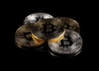Bitcoin (BTC) supera os 106 mil dólares e estabelece um novo recorde