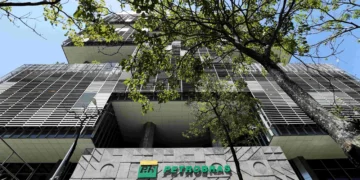 Petrobras (PETR4) estabelece a distribuição de R$ 17,1 bilhões em proventos; confira o esquema