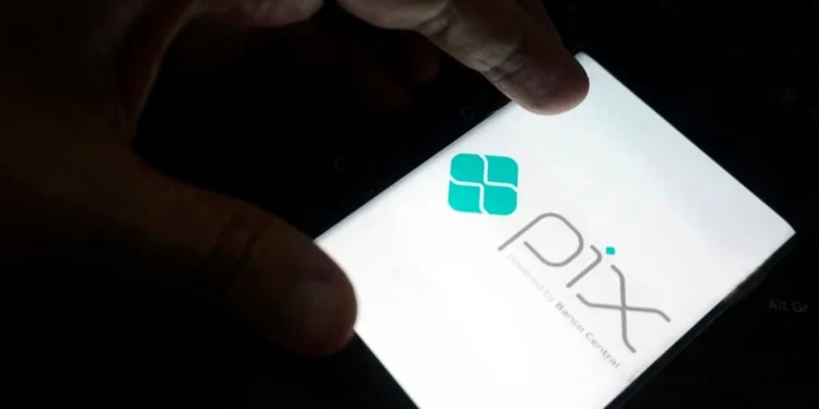 O PIX pode perder sua gratuidade? Bancos divulgam taxas e causam indignação em usuários: entenda como isso impacta você e suas operações financeiras