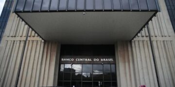 O Banco Central anuncia uma nova intervenção cambial de US$ 3 bilhões para segunda-feira, depois de vender US$ 845 milhões em um leilão à vista