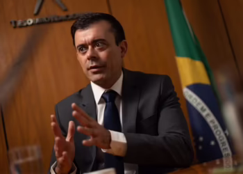 O governo concluiu 2024 perto do centro da meta fiscal, segundo Ceron