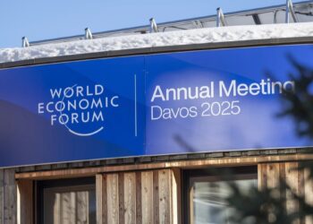 O Brasil participa de discussões sobre fronteiras energéticas em Davos, juntamente com o governo e empresas