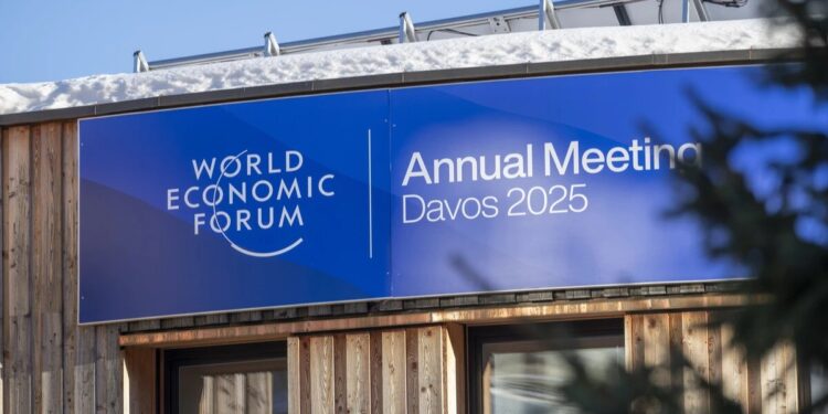 O Brasil participa de discussões sobre fronteiras energéticas em Davos, juntamente com o governo e empresas