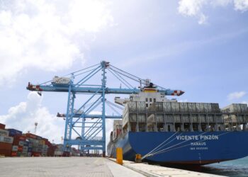 Ceará busca soluções junto ao Ministério de Minas e Energia para o porto do Pecém
