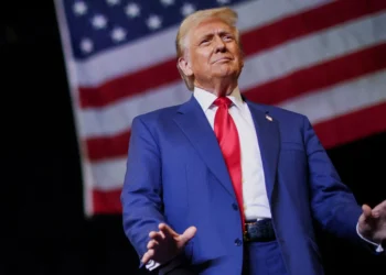 Trump afirma que vai demandar uma redução imediata na taxa de juros