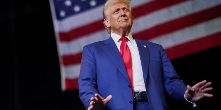 Trump afirma que vai demandar uma redução imediata na taxa de juros