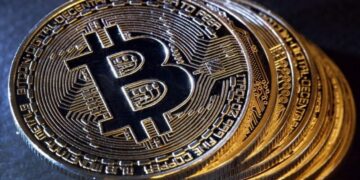 Bitcoin (BTC) sobe 5% e retoma os 95 mil dólares