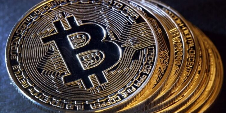 Bitcoin (BTC) sobe 5% e retoma os 95 mil dólares