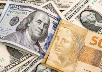 Em 2024, as reservas internacionais registram uma queda de 7,1%, impulsionada pela valorização do dólar e pelos leilões do Banco Central