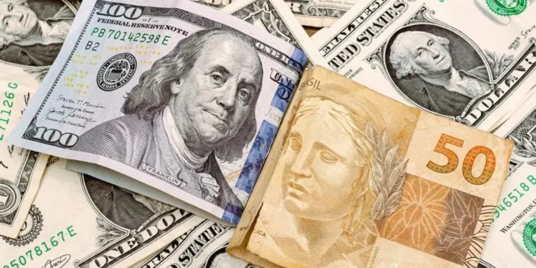 Em 2024, as reservas internacionais registram uma queda de 7,1%, impulsionada pela valorização do dólar e pelos leilões do Banco Central