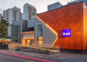 Itaú entra com processo contra ex-diretor financeiro e solicita R$ 3,3 milhões