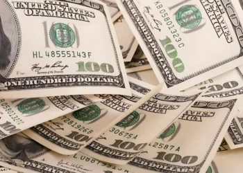 Dólar elevado intensifica a desigualdade e afeta a rotina dos brasileiros