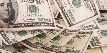 Dólar elevado intensifica a desigualdade e afeta a rotina dos brasileiros