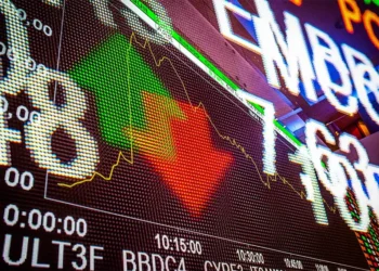 Ibovespa desanima e encerra abaixo dos 120 mil pontos; o dólar avança para R$ 6,11