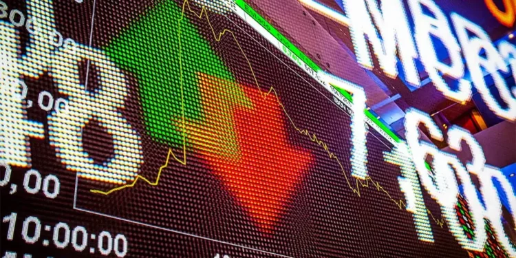 Ibovespa desanima e encerra abaixo dos 120 mil pontos; o dólar avança para R$ 6,11