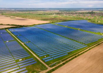 Um parque solar de uma companhia de Pernambuco produzirá energia suficiente para suprir 290 mil lares na região do Vale do Jaguaribe