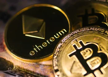Os valores do Bitcoin e do ether despencam devido a preocupações macroeconômicas crescentes de inflação prolongada