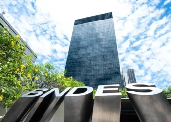 Com um financiamento de R$ 3,8 bilhões, o BNDES apoia a construção da termelétrica a gás natural da Portocem