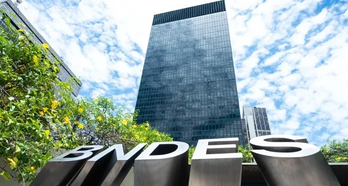 Com um financiamento de R$ 3,8 bilhões, o BNDES apoia a construção da termelétrica a gás natural da Portocem