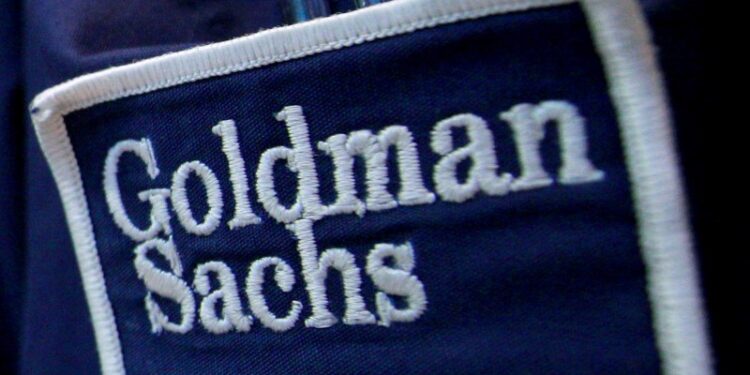 Goldman destaca o efeito do câmbio e dos juros na B3 em 2025
