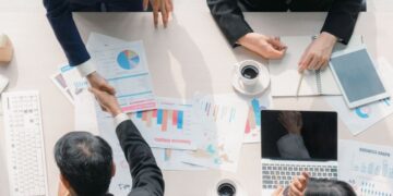 Em 2024, o número de fusões e aquisições aumentou 27%, alcançando R$ 178 bilhões