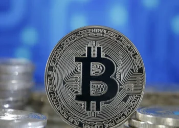 Bitcoin gerou 154 milionários diariamente em 2024, após uma explosão e quebra de recordes