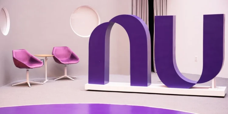 Nubank (ROXO34) supera Itaú (ITUB4) em número de usuários