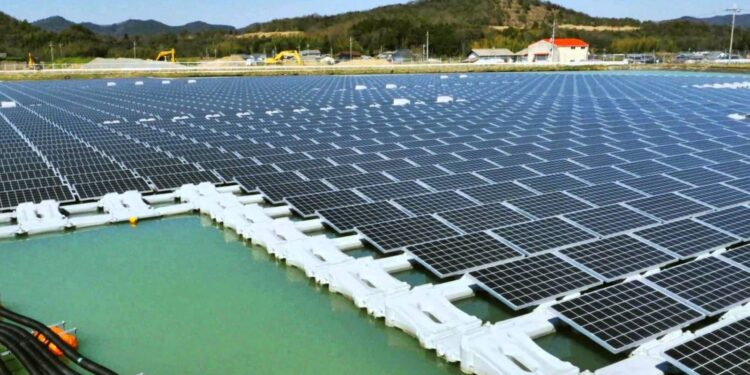 O que caracterizam as usinas solares flutuantes?