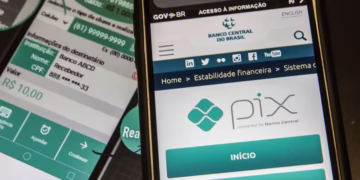 Lula enfatiza que a Receita Federal não irá taxar Pix e que a meta é prevenir a lavagem de dinheiro