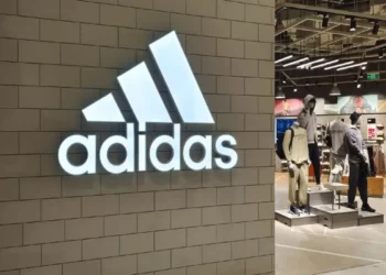 Adidas obtém lucro superior ao previsto após crescimento nas vendas no quarto trimestre