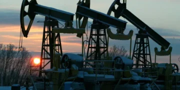 O preço do petróleo caiu mais de 1% com a eleição de Trump e a diminuição das tensões geopolíticas