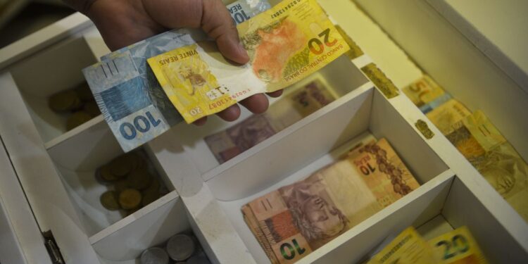 Segundo a Febraban, o crédito deve encerrar 2024 com um crescimento de 10,8%