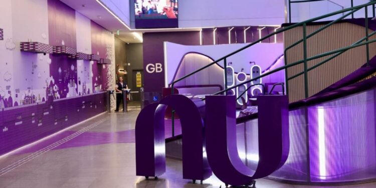 Nubank (ROXO34) estabelece parceria com Oxxo com o objetivo de expandir presença no México
