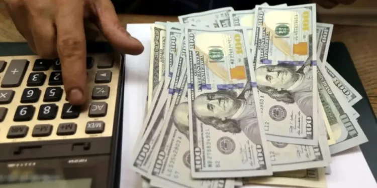 Dólar registra nova queda e se aproxima de R$ 6 após informações de inflação nos Estados Unidos