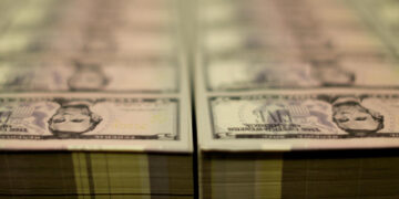 Dólar cai e fica cotado a R$ 5,91 devido ao impacto do DeepSeek nos mercados