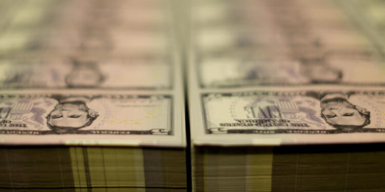 Dólar cai e fica cotado a R$ 5,91 devido ao impacto do DeepSeek nos mercados