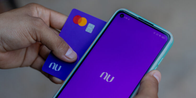 Nubank divulga um comunicado que alegra todos os seus usuários, tanto clientes quanto não clientes