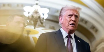 Bitcoin cai após Trump não fazer referência à cripto no seu discurso