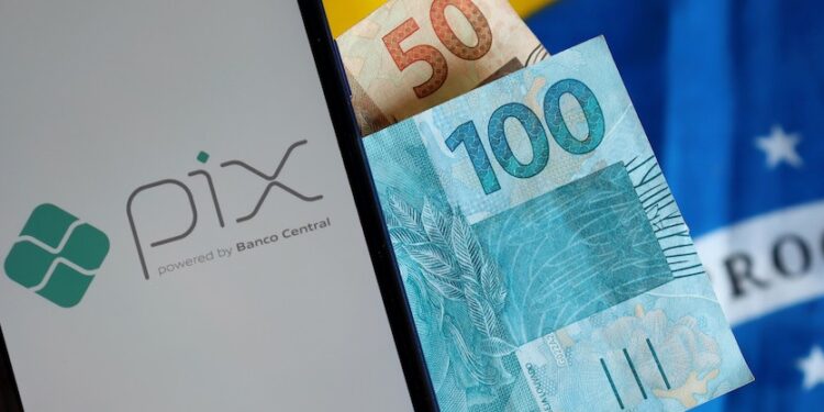 Galípolo afirma que Pix possui a capacidade de se integrar a sistemas globais de pagamento instantâneo