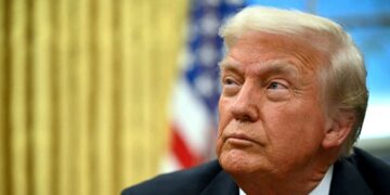 Trump assina um plano para intensificar as tarifas mútuas sobre parceiros comerciais
