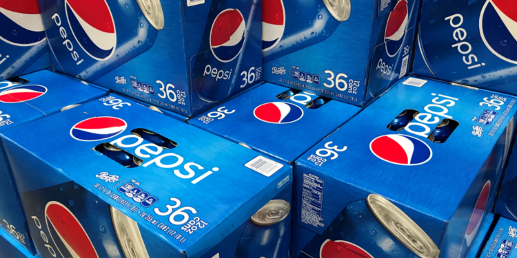 A PepsiCo registrou um aumento de 17% no lucro do quarto trimestre, totalizando US$ 1,52 bilhão