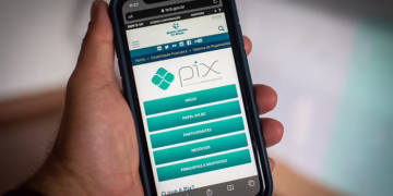 Seis em cada dez compradores declaram que usam o Pix para pagamentos frequentemente