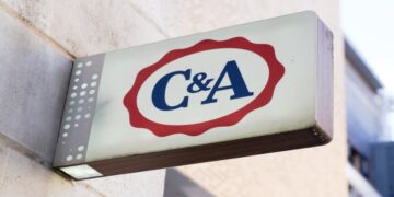No 4T24, a C&A (CEAB3) registrou um lucro de R$ 254,9 milhões, um crescimento de 59,8%