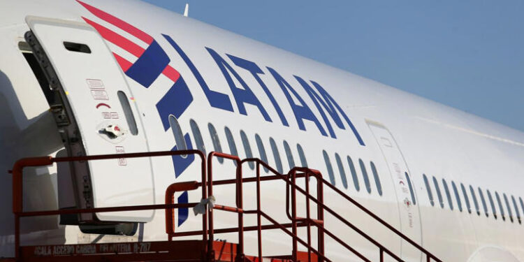 Com recorde de passageiros, a Latam obteve um lucro de R$ 977 milhões em 2024